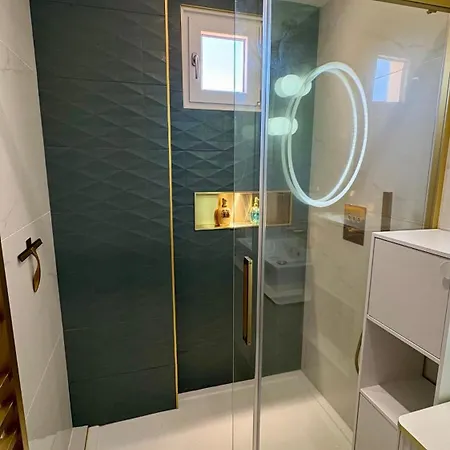 2 Chambres, Climatise, 450m De La Mer, 150m Du Centre St Aygulf Apartman