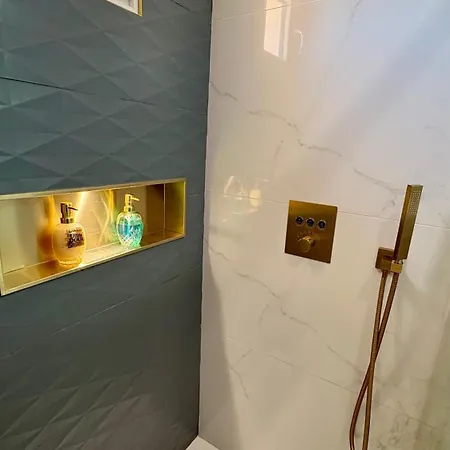 2 Chambres, Climatise, 450m De La Mer, 150m Du Centre St Aygulf Lägenhet Fréjus